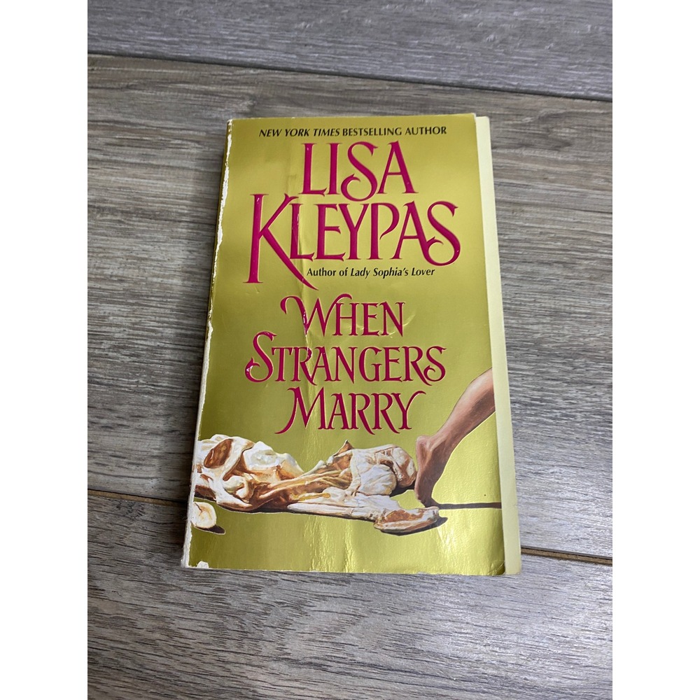 Lisa Kleypas When Strangers Marry Historical Romance Paperback 0060507365 Gold